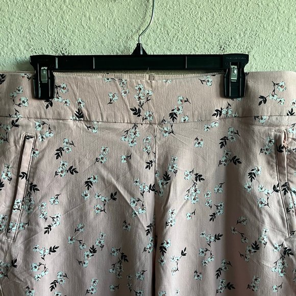 NWOT Lane Bryant  The Allie Floral Print Ankle Pants Size 18 Style 1092918 - Picture 6 of 10